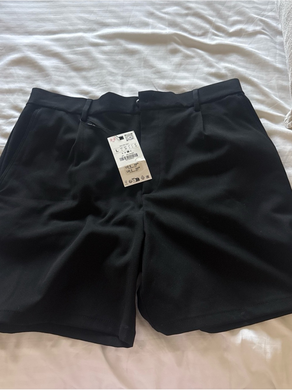 Zara Men's Black Bermuda Shorts - Classic Tailored Cut